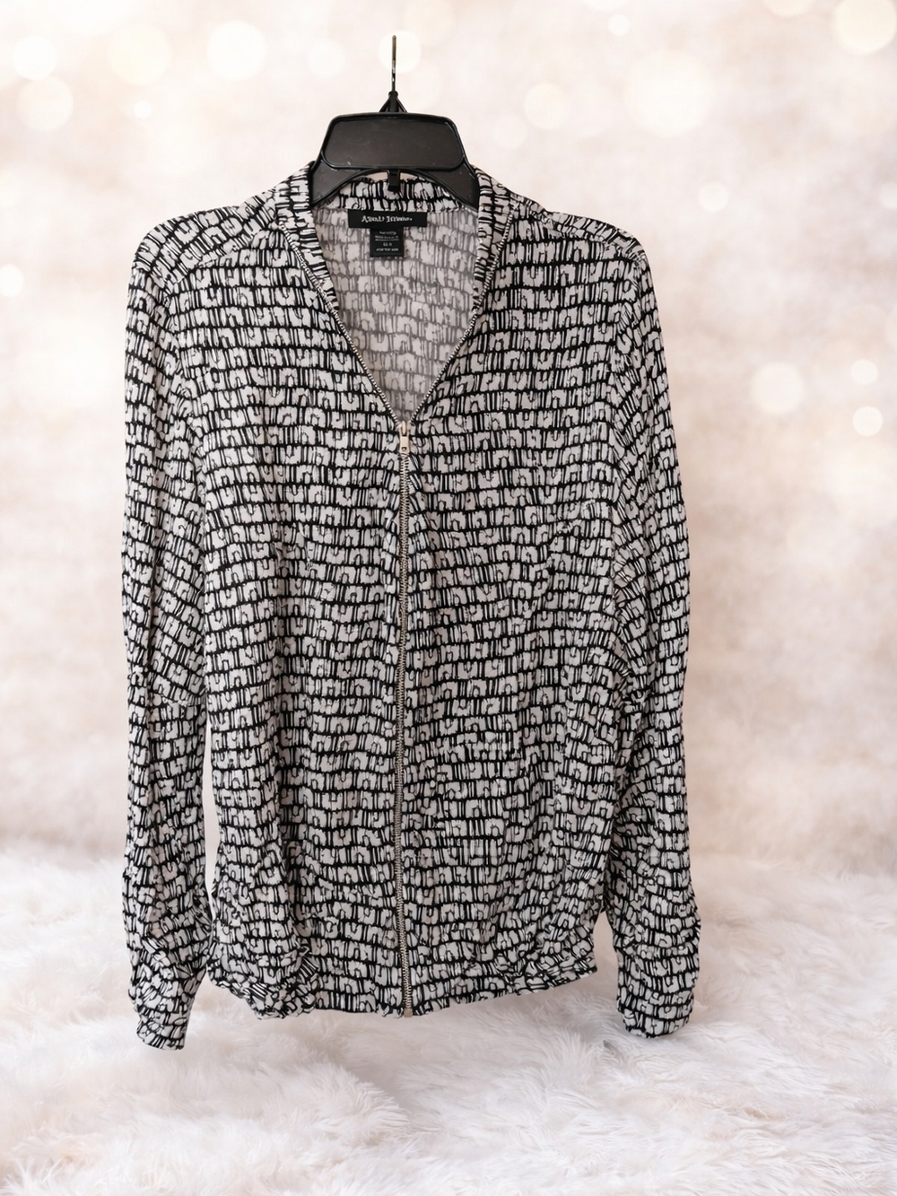 ✨️Ashley Stewart Black & White Printed Zip Blouse Size 14/16✨️